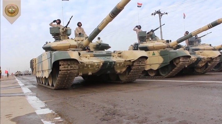 «Солнцепеки» и Т-90С — звезды военного парада в Ираке — видео