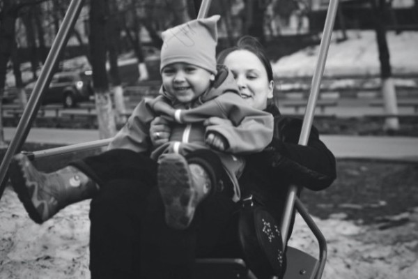 Доплаты к пенсии женщинам, родившим 2 детей — перерасчет и пакет документов