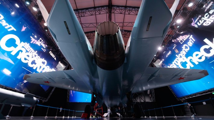 Чемезов сравнил стоимость летного часа истребителей Checkmate и F-35
