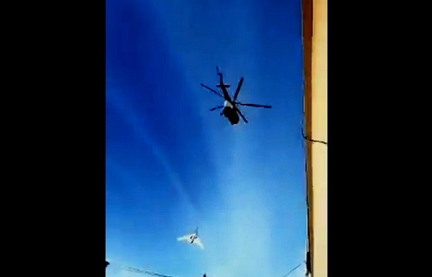 Эвакуацию аварийного стелс-беспилотника вертолетом Ми-17 сняли на видео
