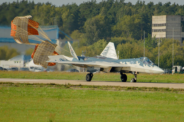 Первый серийный истребитель Су-57 передали в авиаполк Южного военного округа