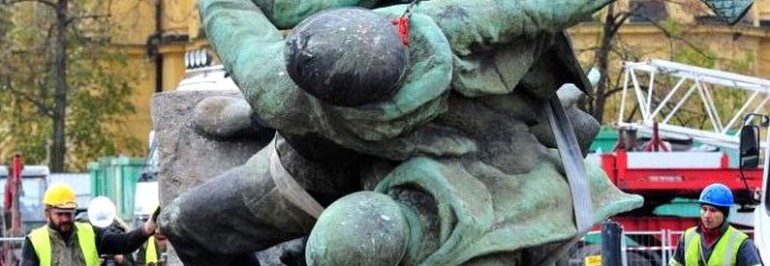 В Польше вступил в действие закон о сносе советских памятников