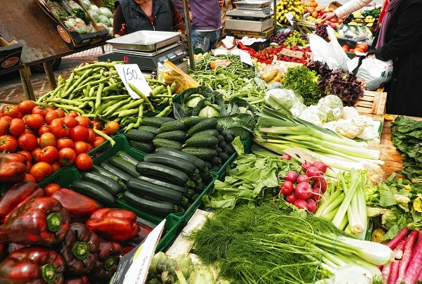 Рынки и ярмарки города Волжского предлагают волжанам для реализации сельскохозяйственной и другой продукции 1 500 мест