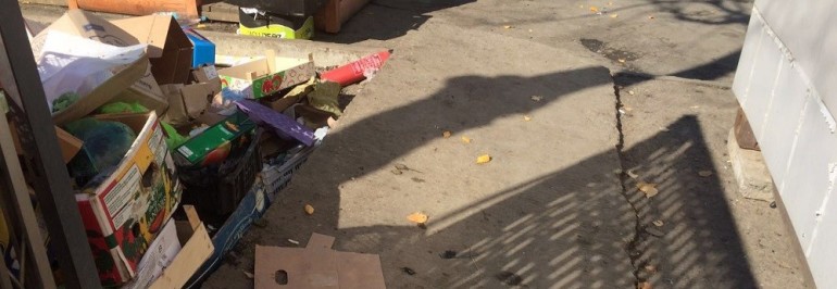 В Волжском пресекается несанкционированная уличная торговля