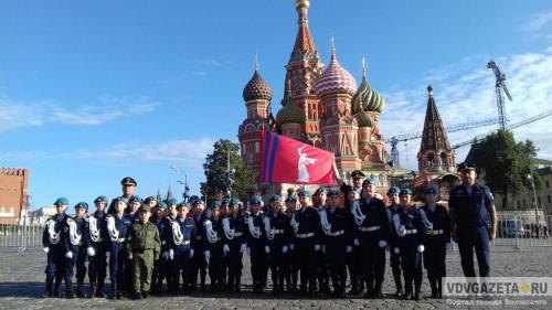 Юные волжане получили Грамоту командующего ВДВ