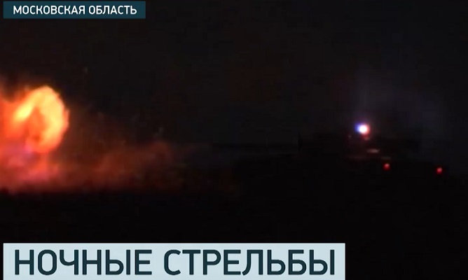 Ночные стрельбы танкистов прошли в Алабино — видео