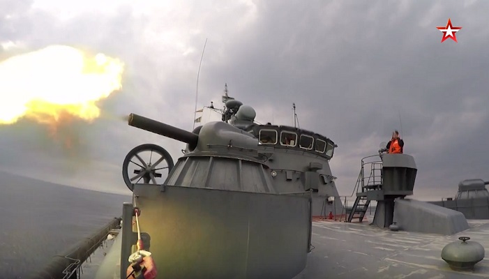 Свыше 4000 боевых упражнений выполнили флотские ракетчики и артиллеристы в 2020 году