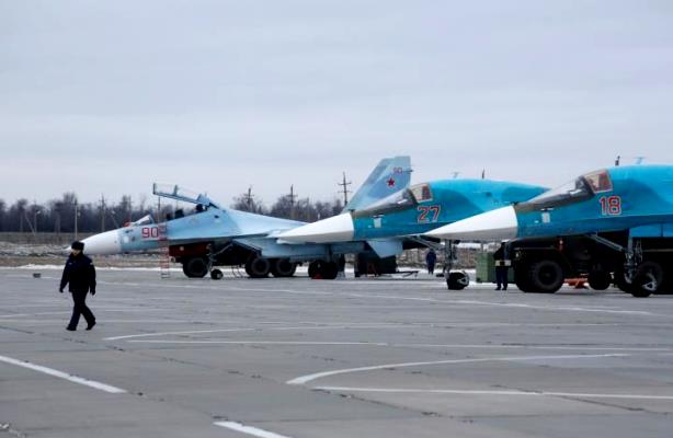В Ростовской области Су-34 провели сверхзвуковые полеты в стратосфере